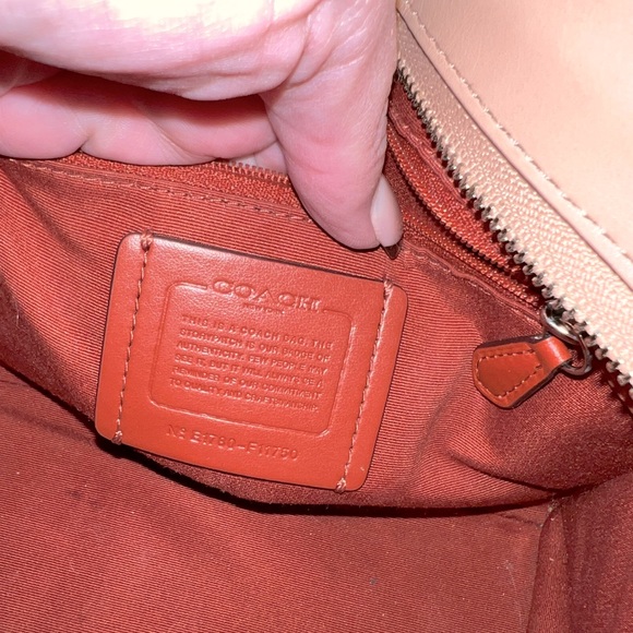 Pink leather Coach purse - Picture 9 of 9
